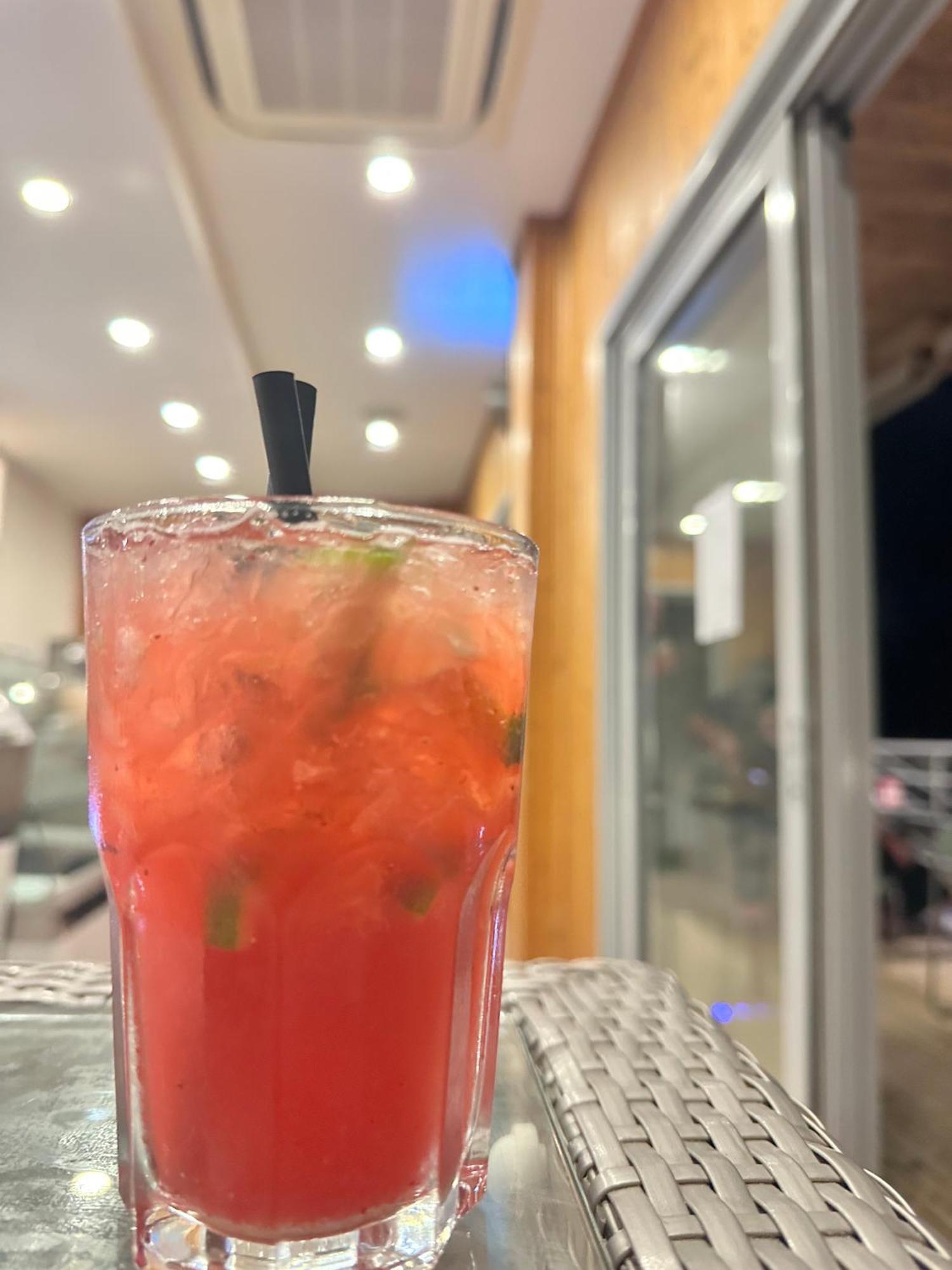 מרטינסיקורו Hotel Holiday מראה חיצוני תמונה